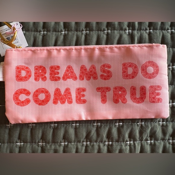 Pink and Navy Bando Caryall Duo Floral Pouch Set
NWT - Picture 3 of 3